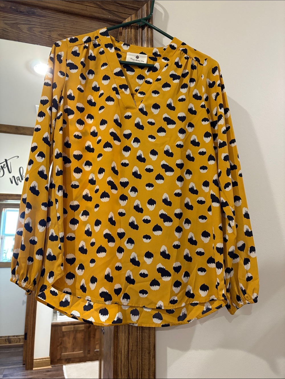 Gold/Navy/cream top never worn